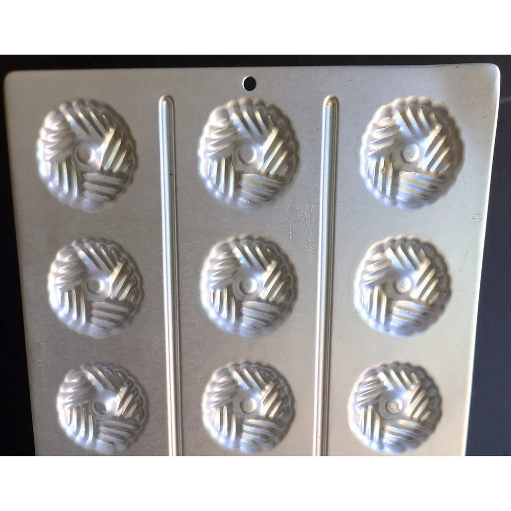 Vintage Wilton English Tea Classic Cookie Bisquit Mold Aluminum Pan 18 Cavity - Picture 2 of 5